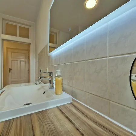 Happyside Stil & I 3 Personen I Familienfreundlich I Wlan I Smart Tv I Ps4 Appartement Markkleeberg